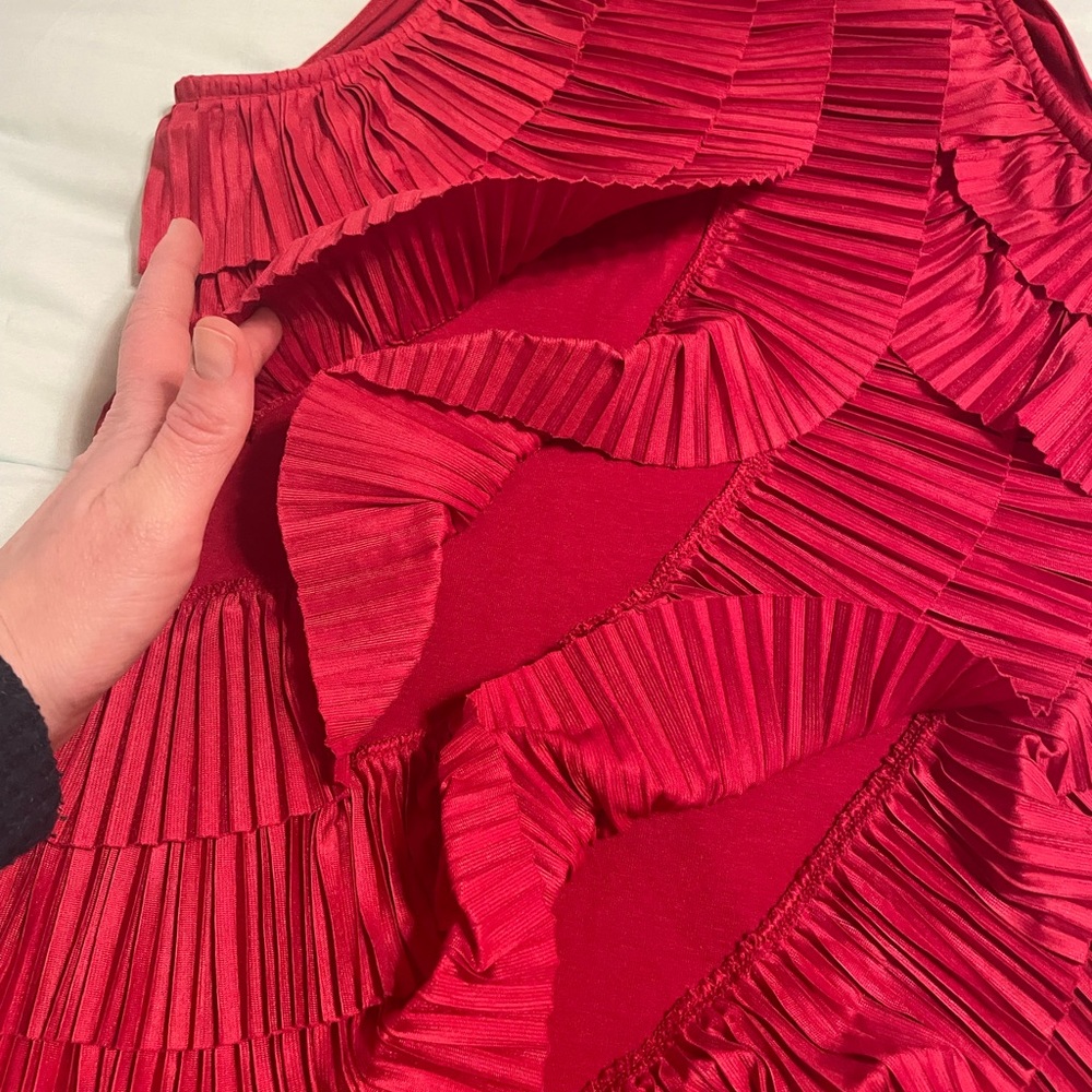 WHBM Beautiful Red Ruffle Halter Too - Picture 2 of 4